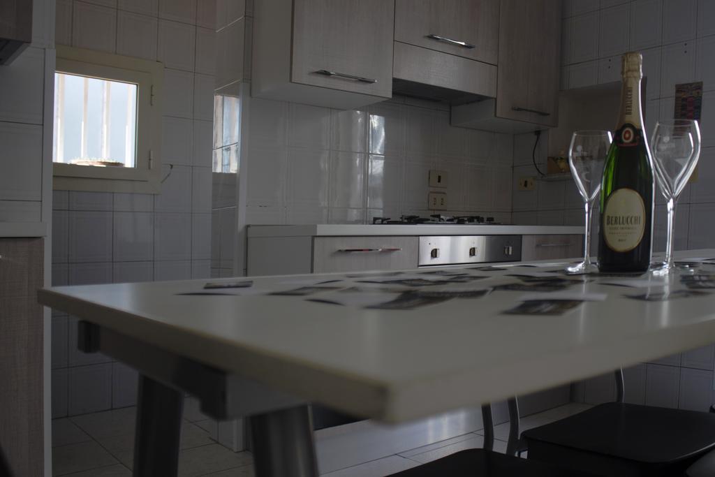 Casa Vacanze Umberto I Appartement Napels Kamer foto