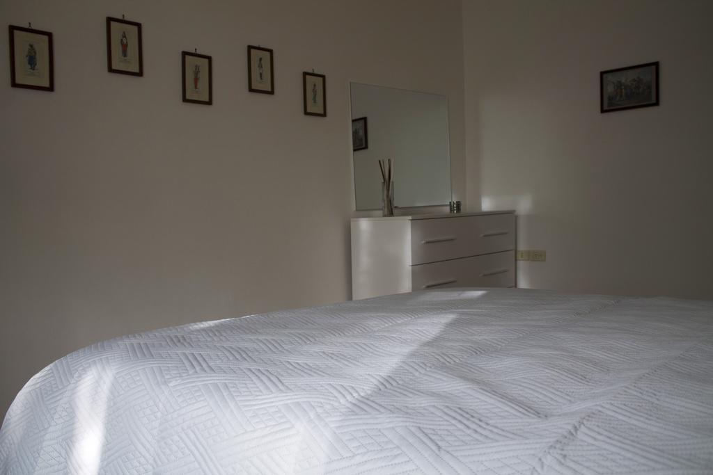 Casa Vacanze Umberto I Appartement Napels Kamer foto