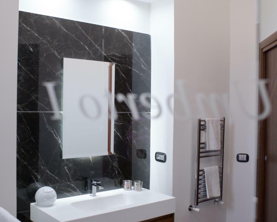 Casa Vacanze Umberto I Appartement Napels Buitenkant foto