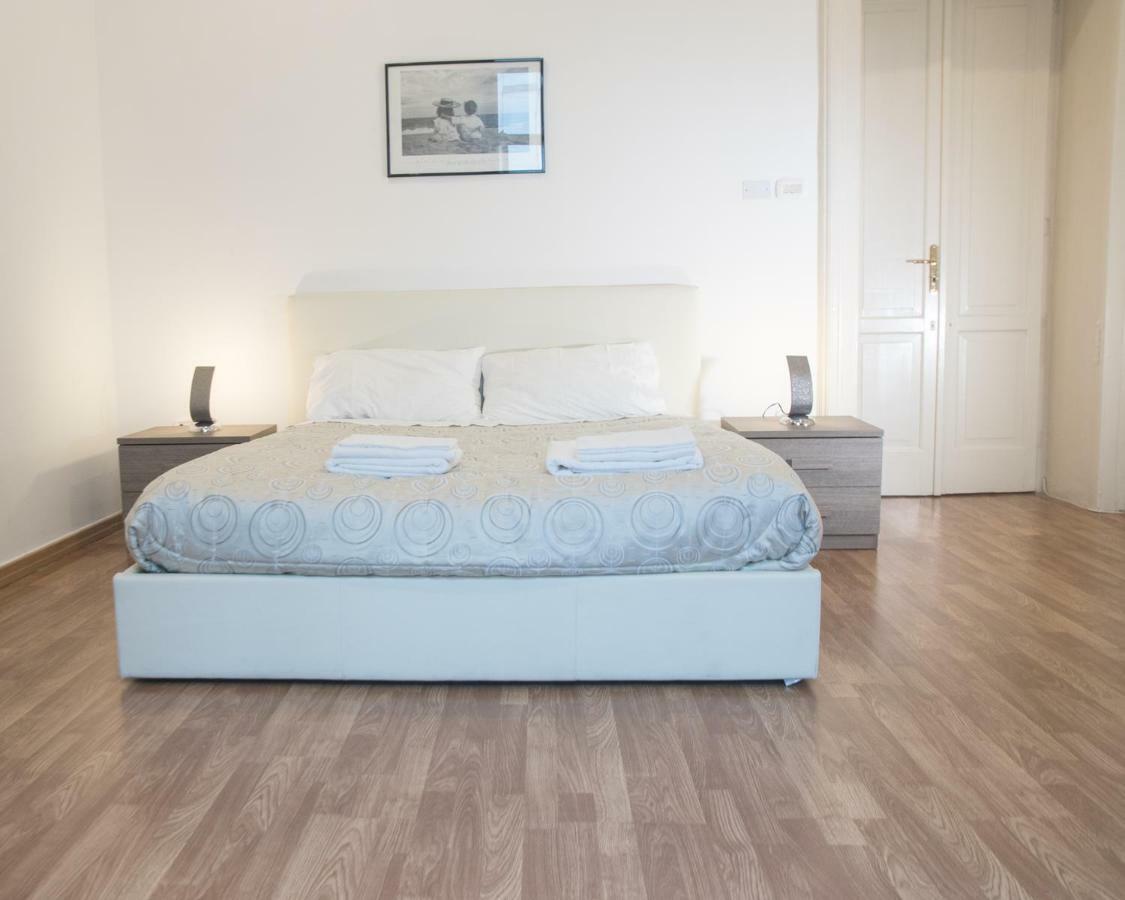 Casa Vacanze Umberto I Appartement Napels Buitenkant foto